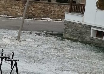 Ο χιονιάς δεν λέει να αφήσει την Βλάστη ούτε στις 11 Απριλίου (φώτο)