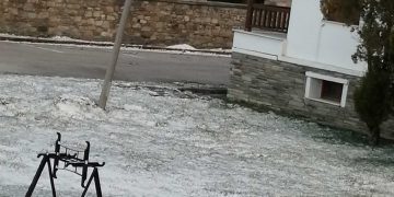 Ο χιονιάς δεν λέει να αφήσει την Βλάστη ούτε στις 11 Απριλίου (φώτο)