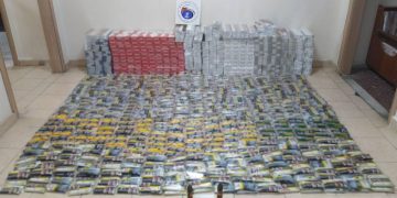 Συνελήφθησαν 56χρονη γυναίκα και 67χρονος άνδρας στην Πτολεμαΐδα με 3.760 αφορόλογητα πακέτα τσιγάρων και ποσότητα καπνού