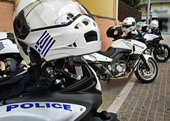 Κοζάνη: Αστυνομικός της ομάδας ΔΙΑΣ έσωσε τη ζωή ανθρώπου που κινδύνευσε από πυρκαγιά στο σπίτι του