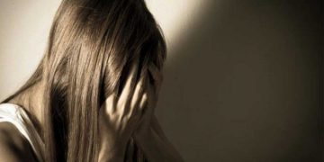 Η Δ/ντρια του Σχολείου στο οποίο φοιτούσε η μαθήτρια που κατήγγειλε βιασμό από τον πατέρα της μιλάει για το πως προσέγγισαν το παιδί