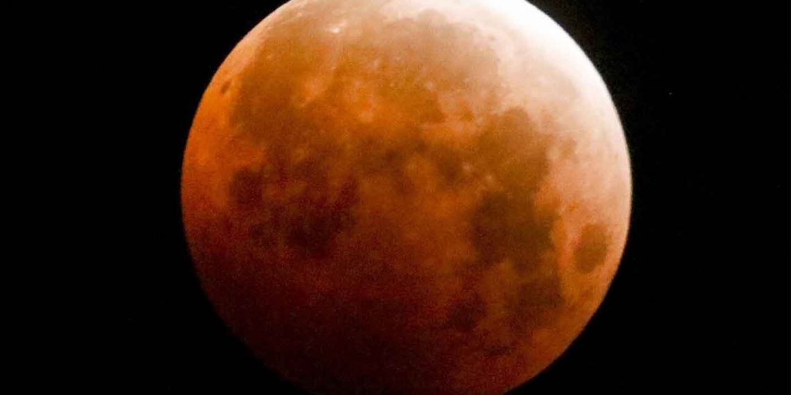 Υπερπανσέληνος Μαΐου: Πότε θα δούμε στον ουρανό το «ματωμένο φεγγάρι»
