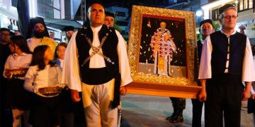 Δήμος Γρεβενών: Με λαμπρότητα ο εορτασμός του Πολιούχου Αγίου Αχιλλίου – Πλήθος πιστών στη Λιτανεία της Ιεράς Εικόνας (Φωτογραφίες)