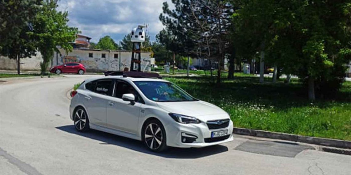 Το αυτοκίνητο της APPLE στην πόλη της Πτολεμαΐδας! (Tης Κούλας Πουλασιχίδου)