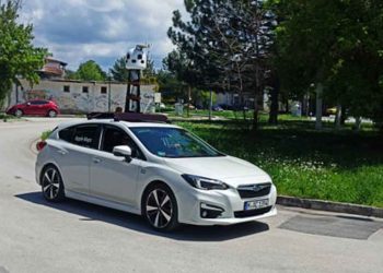 Το αυτοκίνητο της APPLE στην πόλη της Πτολεμαΐδας! (Tης Κούλας Πουλασιχίδου)