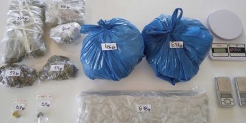 Σύλληψη δύο αντρών στην Κοζάνη για κατοχή 2,441 κιλών κάνναβης