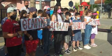 Διαμαρτυρία μαθητών 6ου Δημοτικού Πτολεμαΐδας: «Θέλουμε ασφαλή διάβαση στην 25η Μαρτίου» (φώτο-βίντεο)