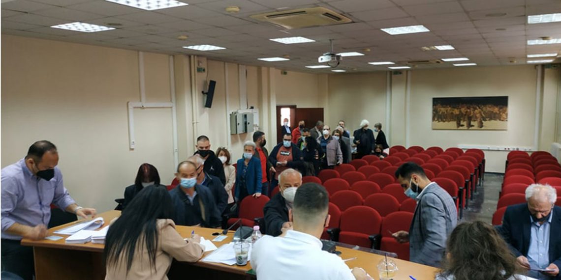 Με πολύ μεγάλη συμμετοχή πραγματοποιούνται οι εκλογές στο ΠΑΣΟΚ-ΚΙΝΑΛ για την εκλογή νέων συνέδρων (βίντεο-φώτο)