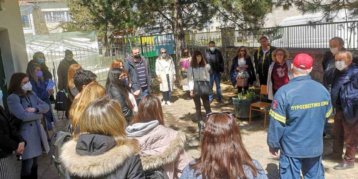 Για θέματα πυροπροστασίας και πυρασφάλειας ενημερώθηκαν οι μαθητές του 2ου ΕΠΑΛ Πτολεμαΐδας από την Π.Υ.