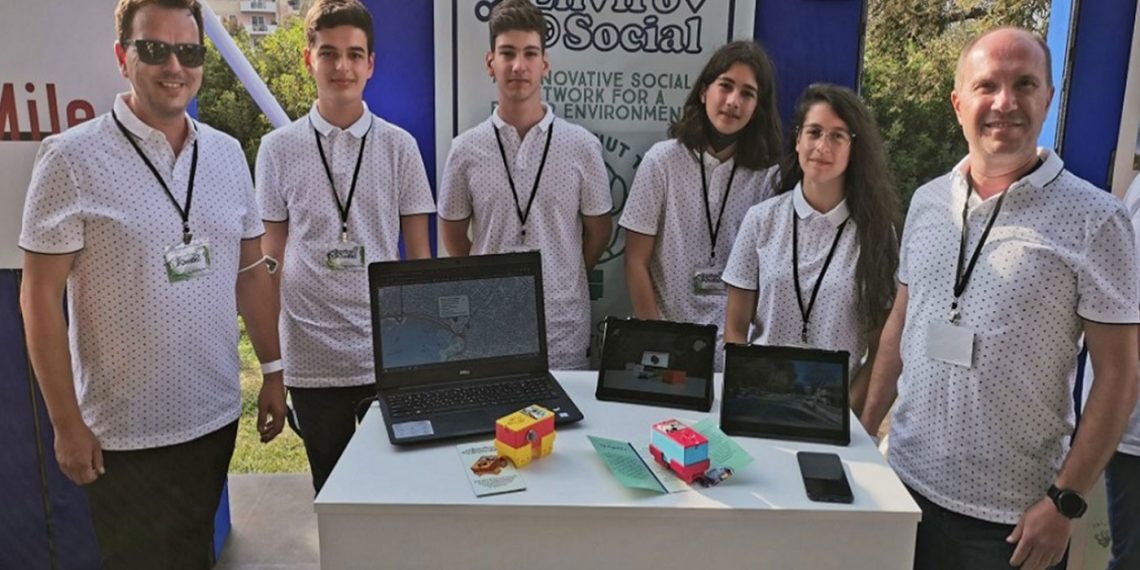 «Coconut Robotics»: Η μαθητική ομάδα από τη Φλώρινα που σχεδίασε κινητό περιβαλλοντικό σταθμό (ΦΩΤΟ-VIDEO)