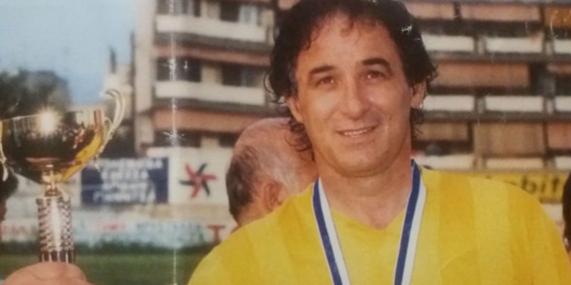 Για τη συνοικία των αγγέλων “ταξίδεψε” χθες ο παλαίμαχος ποδοσφαιριστής του ΑΡΗ Πτολεμαΐδας Αναστάσιος (Σούλης) Γρηγοριάδης (της Κούλας Πουλασιχίδου )