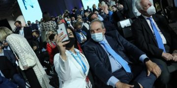 Η γραβάτα του Κώστα Καραμανλή «έκλεψε» τις εντυπώσεις στο Συνέδριο της ΝΔ (φωτο)