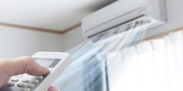 «Κόφτης» στα κλιματιστικά: Τι περιλαμβάνει το κυβερνητικό σχέδιο για την εξοικονόμηση ενέργειας