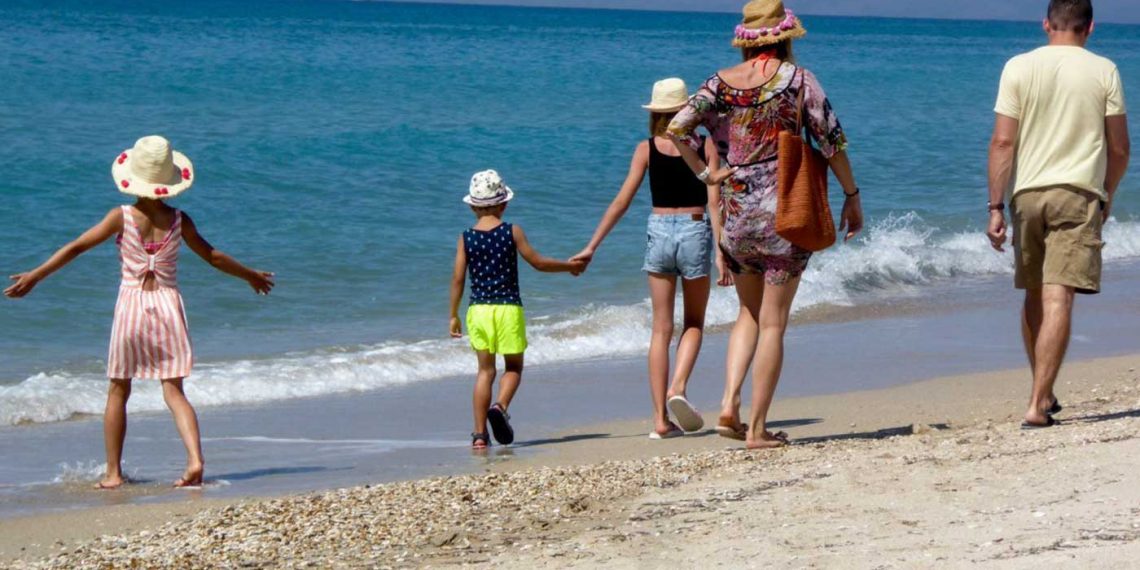 Κοινωνικός Τουρισμός 2022: Αύξηση των επιταγών του ΟΑΕΔ για δωρεάν διακοπές, πότε οι αιτήσεις