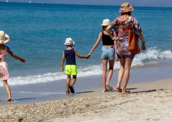 Κοινωνικός Τουρισμός 2022: Αύξηση των επιταγών του ΟΑΕΔ για δωρεάν διακοπές, πότε οι αιτήσεις