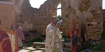 Πανηγυρική Θεία Λειτουργία στην Βασιλική του Αγίου Αχιλλείου στις Πρέσπες τελέστηκε την Κυριακή (φώτο)