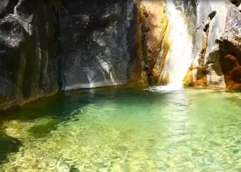 Δήμος Γρεβενών: «Ταξιδεύω Γρεβενά» – Κολύμπι στους Καταρράκτες Μεσολουρίου (Βίντεο)