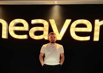 Συμβόλαιο με τη HEAVEN MUSIC υπέγραψε ο Πτολεμαϊδιώτης μουσικός και τραγουδιστής Τάσος Σίσιος