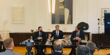 Στον Μητσοτάκη ο Δήμαρχος Βελβεντού, Μανώλης Στεργίου- Σύσκεψη του Πρωθυπουργού με τους Δημάρχους των ορεινών Δήμων