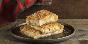 Τυρόπιτα με 4 τυριά – Συνταγή του Άκη Πετρετζίκη