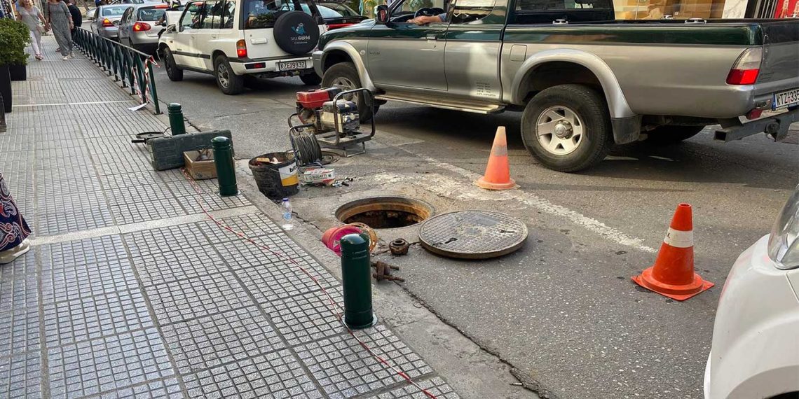 Χωρίς νερό παραμένει η Κοζάνη- Νέα μεγάλη βλάβη σε κεντρικό σημείο της πόλης
