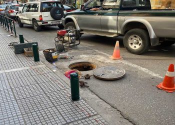 Χωρίς νερό παραμένει η Κοζάνη- Νέα μεγάλη βλάβη σε κεντρικό σημείο της πόλης