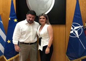 Την εξάπλωση της εκστρατείας δωρεάς μυελού των οστών στις Ένοπλες Δυνάμεις συζήτησαν Ν. Χαρδαλιάς και Π. Κρυσταλλίδου στο Υπ. Εθνικής Άμυνας