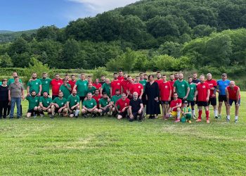 Ποδοσφαιρικός αγώνας μνήμης στο Εμπόριο για τον Δημήτρη και τον Σπύρο που έφυγαν νωρίς -Όμορφη δράση των φίλων τους (φώτο-βίντεο)