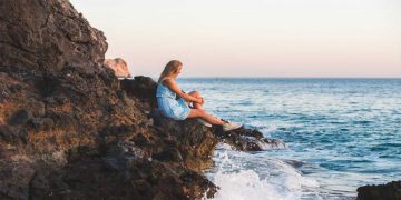 Πώς να δημιουργήσετε ένα γυναικείο καλοκαιρινό outfit; Προτάσεις για φορέματα και φούστες