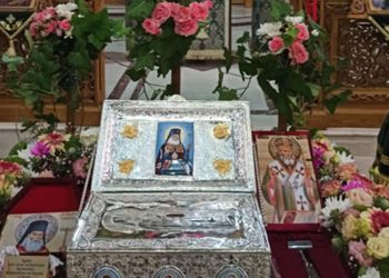 Πλήθος πιστών στα ΕΓΚΩΜΙΑ του Αγίου Λουκά στον Ιερό Ναό Αγίας Σκέπης Πτολεμαΐδας! (ρεπορτάζ της Κούλας Πουλασιχίδου)