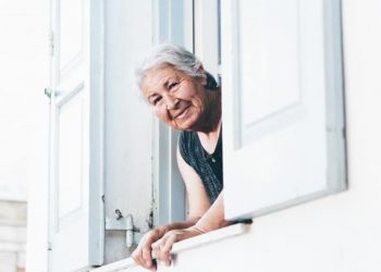 Η κυρία Φλώρα … η πρώτη μου καλημέρα – Γράφει η Πίστη Κρυσταλλίδου