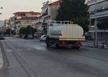 “Ανάσες Δροσιάς” από το Υδροφόρο όχημα του Δήμου Εορδαίας! (φώτο -βίντεο της Κούλας Πουλασιχίδου)