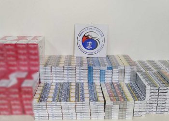Ολόκληρο «περίπτερο» λαθραίων τσιγάρων είχε στην κατοχή του 60χρονος αλλοδαπός που συνελήφθη στην Πτολεμαΐδα
