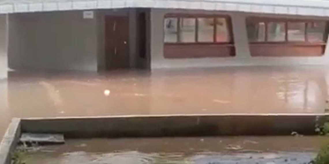 Σε λίμνη μετατράπηκε η κεντρική πλατεία Κοζάνης-VIDEO