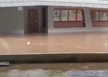 Σε λίμνη μετατράπηκε η κεντρική πλατεία Κοζάνης-VIDEO