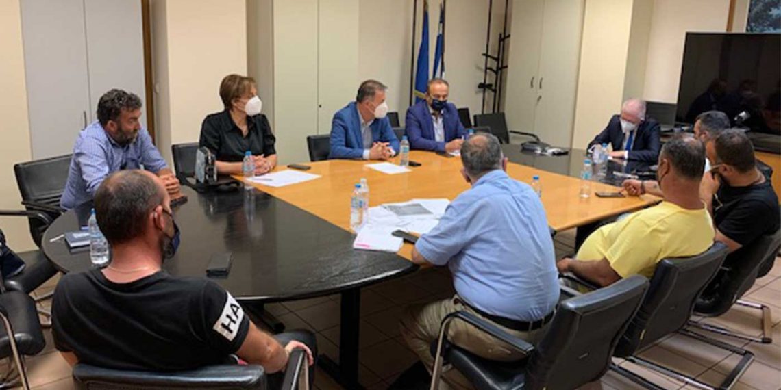 Με τον πρόεδρο του ΕΛΓΑ συναντήθηκαν αγρότες και αυτοδιοικητικοί για τις χαλαζοπτώσεις στο Αμύνταιο –	Ματαιώνεται η επίσκεψη Λυκουρέντζου στην περιοχή