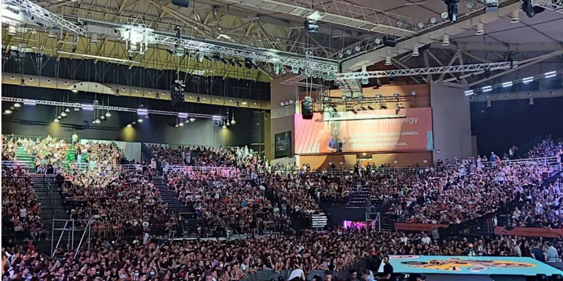 MAD VMA 2022: Χαμός με Snik και Light -Άγριος τσακωμός, διέκοψαν δύο φορές το show