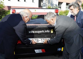 Αριθμούς κυκλοφορίας πήραν τα δύο πρώτα αυτοκίνητα που κατασκευάστηκαν στην Ελλάδα