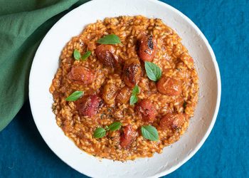 Ντοματόρυζο με ψητά ντοματίνια – Συνταγή του Άκη Πετρετζίκη