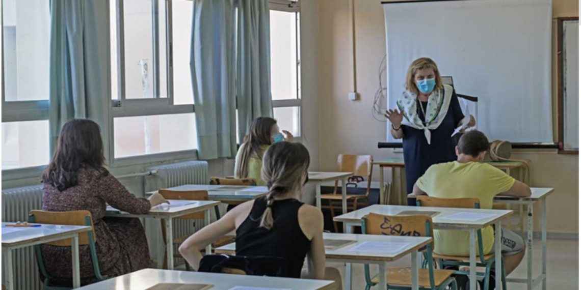 Πανελλαδικές 2022: Δείτε τα θέματα σε Αρχαία, Μαθηματικά και Βιολογία
