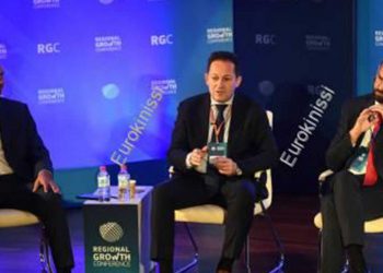 Πέτσας: Τα χρήματα προς τις Περιφέρειες συνεχώς θα αυξάνονται