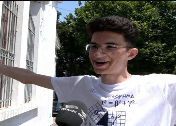 Μυτιλήνη: Πανελλήνιες 2022: Ο ιρανός πρόσφυγας που αρίστευσε – «Έγραψα 20 Μαθηματικά, 20 Φυσική, 19,5 Χημεία»