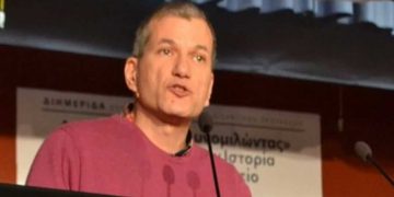 Πανελλήνιες 2022: Ποιος είναι ο Ραϋμόνδος Αλβανός, κείμενο του οποίου «έπεσε» στη Νεοελληνική Γλώσσα – Δίδασκε στο Πανεπιστήμιο Δ. Μακεδονίας στην Καστοριά