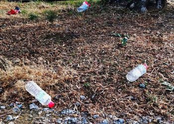 Θα πετούσες ποτέ σκουπίδια μέσα στο σπίτι σου;  (γράφει η Αλεξάνδρα Στυλιάδου)