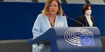 Επιδημία λοίμωξης HIV στους χρήστες ναρκωτικών  Στέλλα Κυριακίδου: Ένα στα πέντε κρούσματα ΗΙV στην Ελλάδα από ενδοφλέβια ναρκωτικά