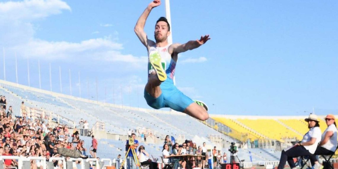 Πανελλήνιο στίβου: Αέρας ο Μίλτος Τεντόγλου, προσγειώθηκε στα 8.32 και κατέκτησε με άνεση το χρυσό