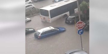 Χάος στο κέντρο της Θεσσαλονίκης, έπειτα από την ισχυρή καταιγίδα-VIDEO