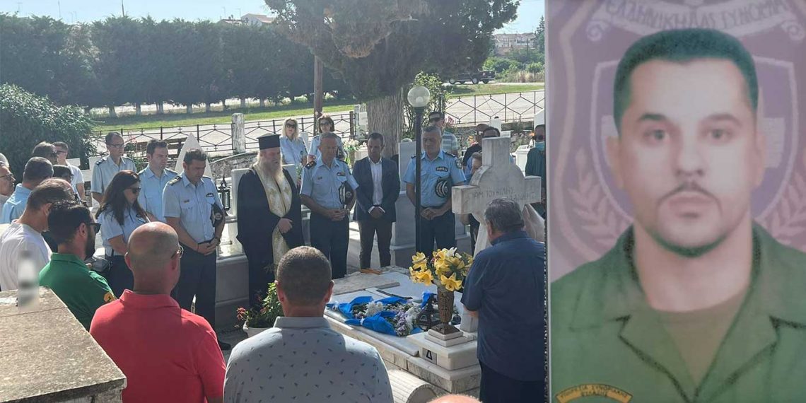 Άργος Ορεστικό Καστοριάς: Τρισάγιο για τον συνοριακό φύλακα Ι. Παμπουκίδη, ο οποίος τραυματίστηκε θανάσιμα το 2000 σε αστυνομική επιχείρηση