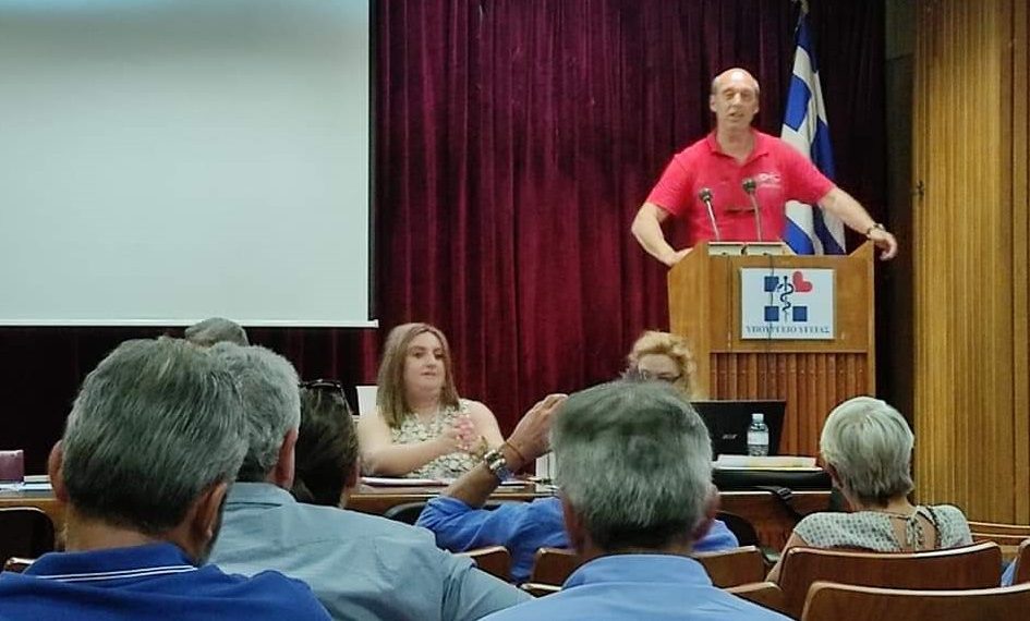 Μέλος στο Δ.Σ. της Πανελλήνιας Ομοσπονδίας Συλλόγων Εθελοντών Αιμοδοτών, ο Κώστας Βόμβας από το Σύλλογο Κοζάνης “Σταγόνα Ελπίδας”