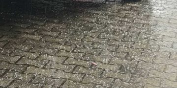 Χαλαζόπτωση και δυνατή καταιγίδα στην Πτολεμαΐδα (βίντεο)